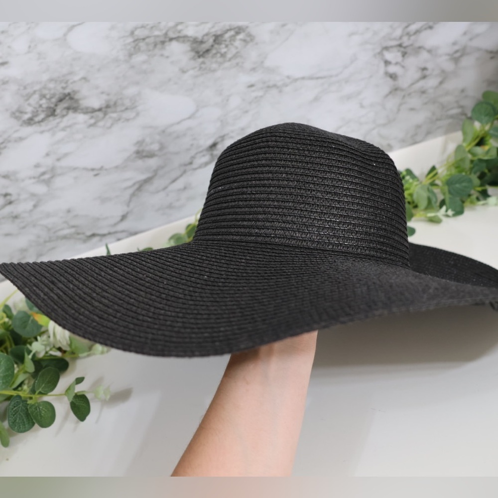 Odiva black wide-brim floppy Hat